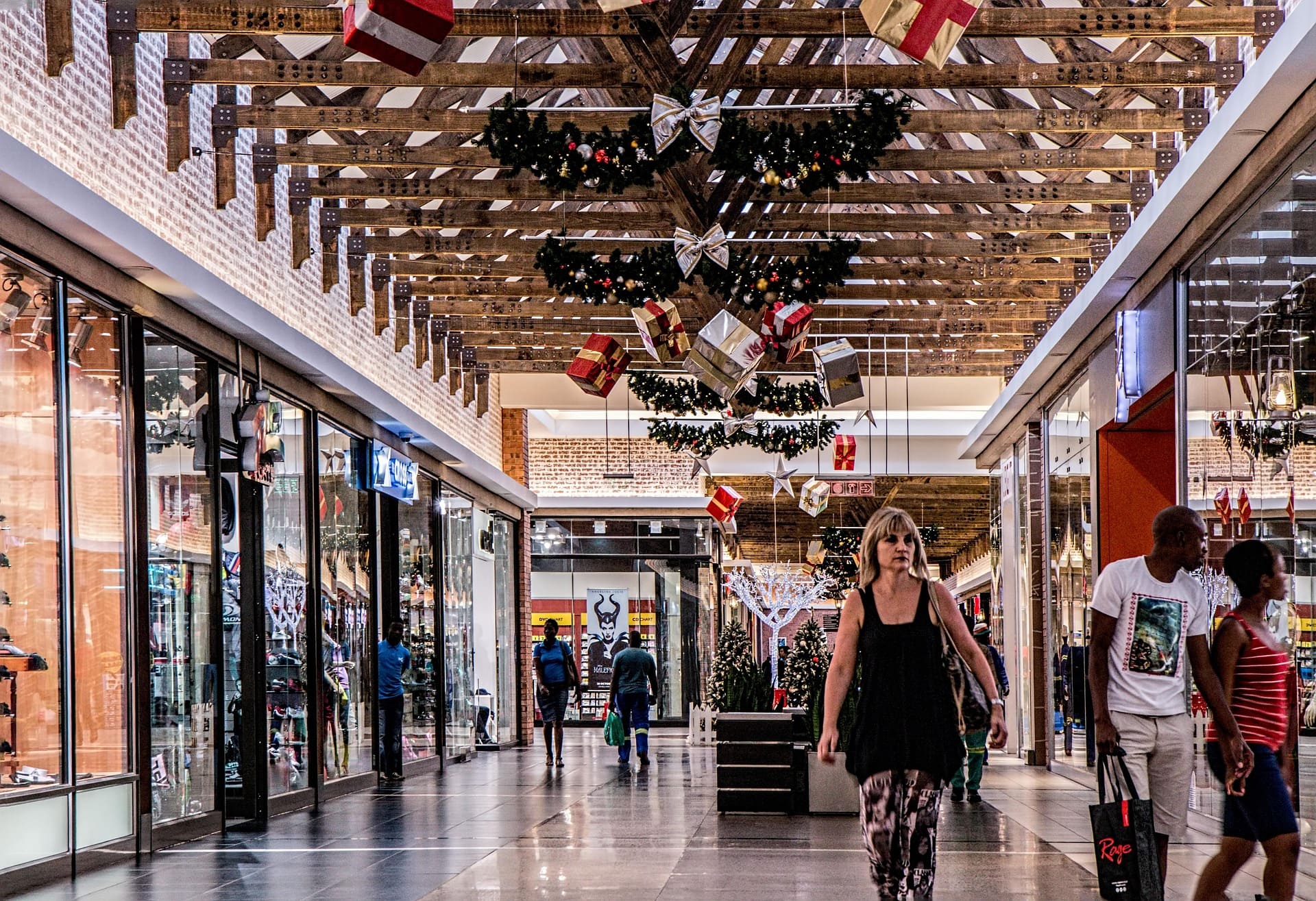 galerie de centre commercial pendant la periode de noel
