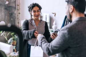 échange d'article entre client et vendeur